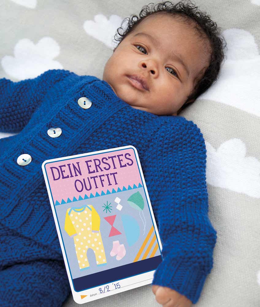 Halte das erste Baby-Outfit mit schöner Meilensteinkarte fest