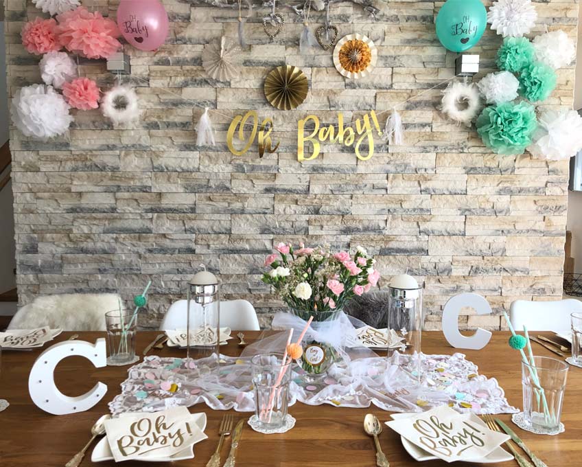 Gold und Weiß als Verbindung deiner Babyparty-Konstrastfarben Rosa und Mint © c.loves.c