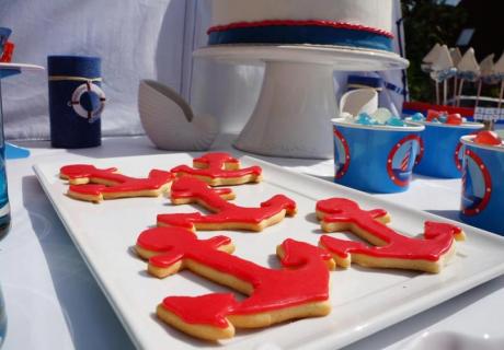 Anker-Plätzchen sind eine schöne Idee für maritime Sweet Tables