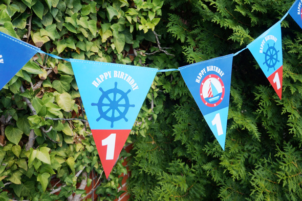 Maritime Wimpelkette zum ersten Kindergeburtstag